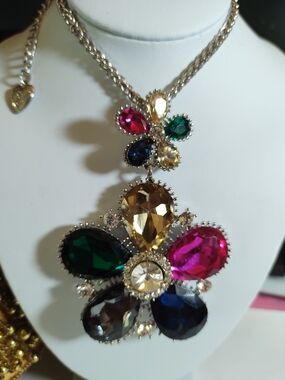 Vintage Betsey Johnson Multicolor Crystal Flower Pendant Necklace